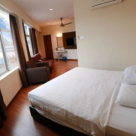 My Hotel ブキッ・ムルタジャム エクステリア 写真