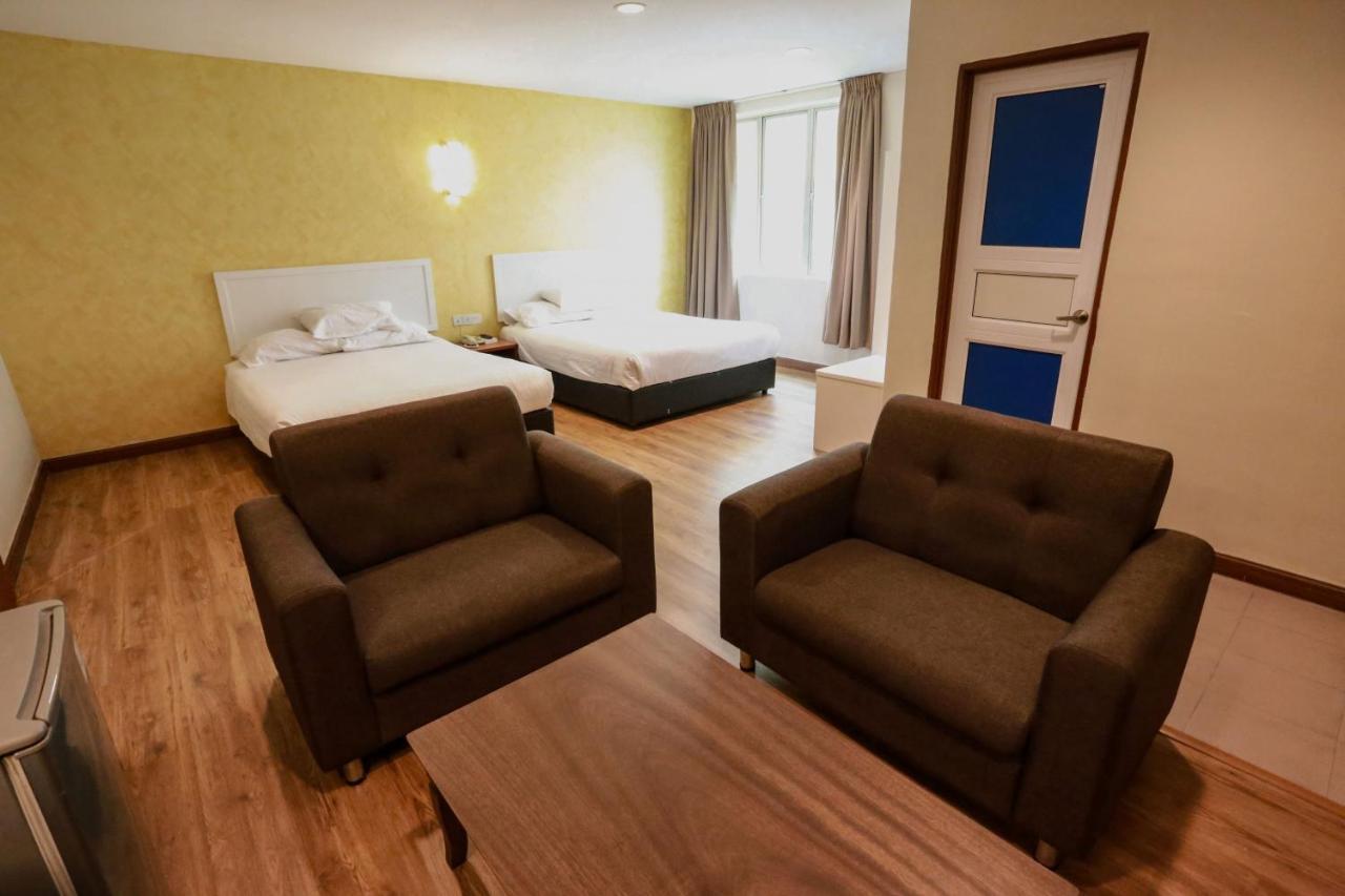 My Hotel ブキッ・ムルタジャム エクステリア 写真