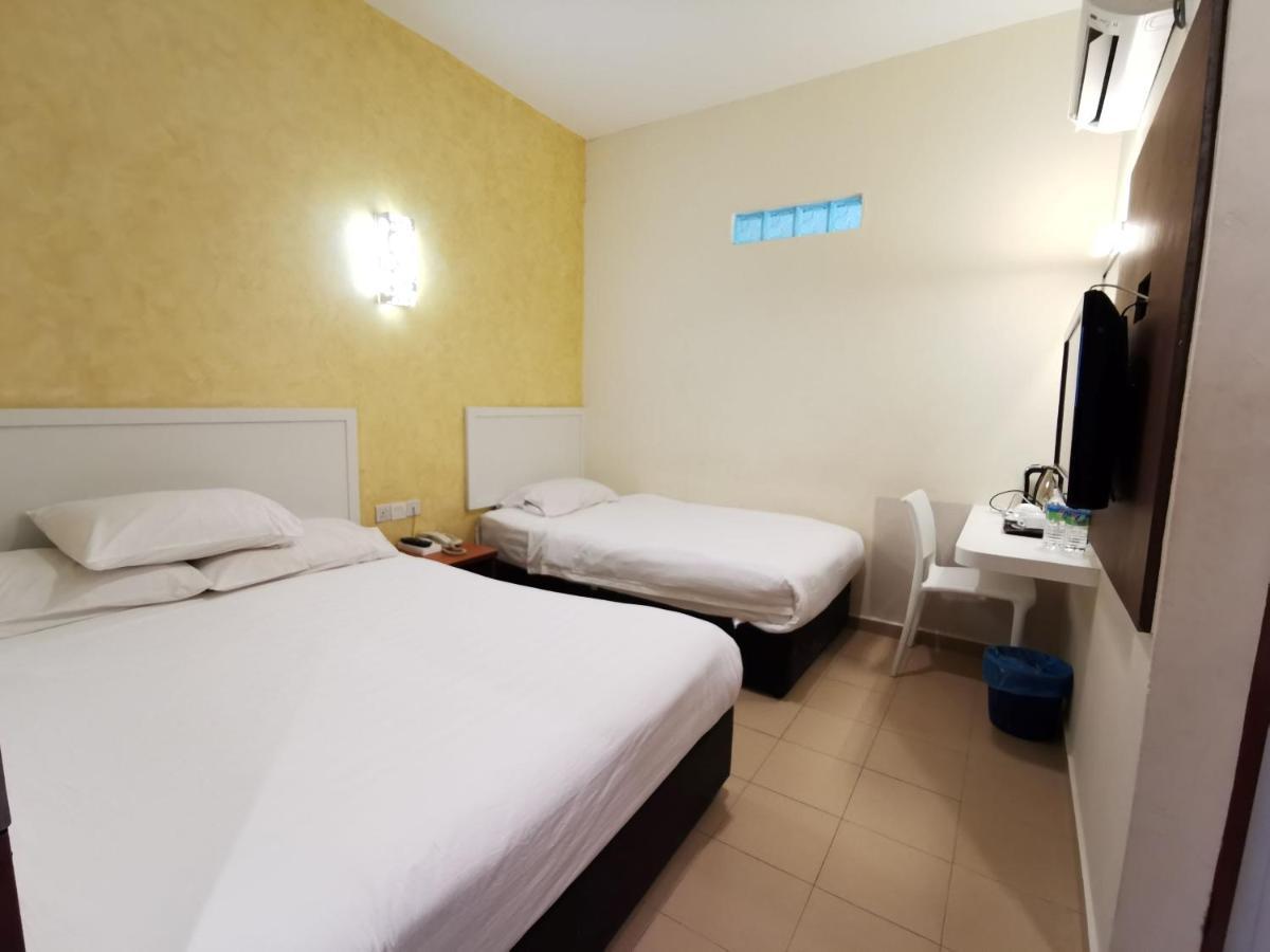 My Hotel ブキッ・ムルタジャム エクステリア 写真